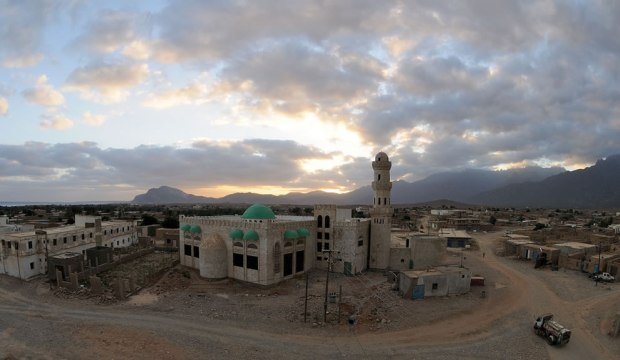 Hadibu-biggest-town-main-mosque-at-dawn